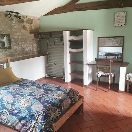 Nyaraló De La Pomerie *